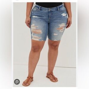 Torrid distressed boyfriend Bermuda shorts